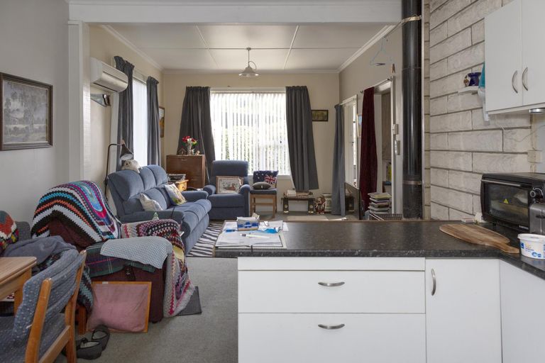 Photo of property in 60 Perth Street, South Hill, Oamaru, 9400