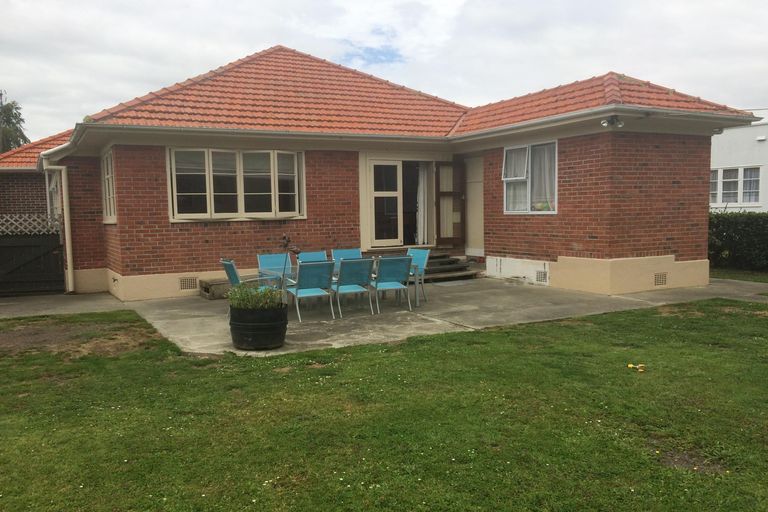 Photo of property in 79 Savage Crescent, West End, Palmerston North, 4412