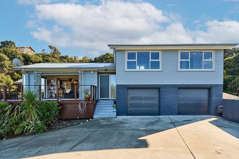 Photo of property in 92 Mana View Road, Paremata, Porirua, 5026