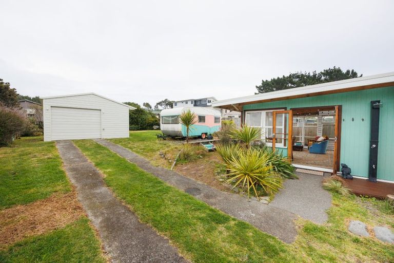 Photo of property in 16 Chrystal Street, Foxton Beach, Foxton, 4815