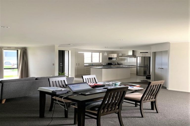 Photo of property in 13 Derwent Place, Flagstaff, Hamilton, 3210