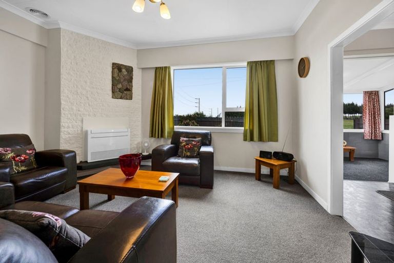 Photo of property in 124 Weraroa Road, Waverley, 4510