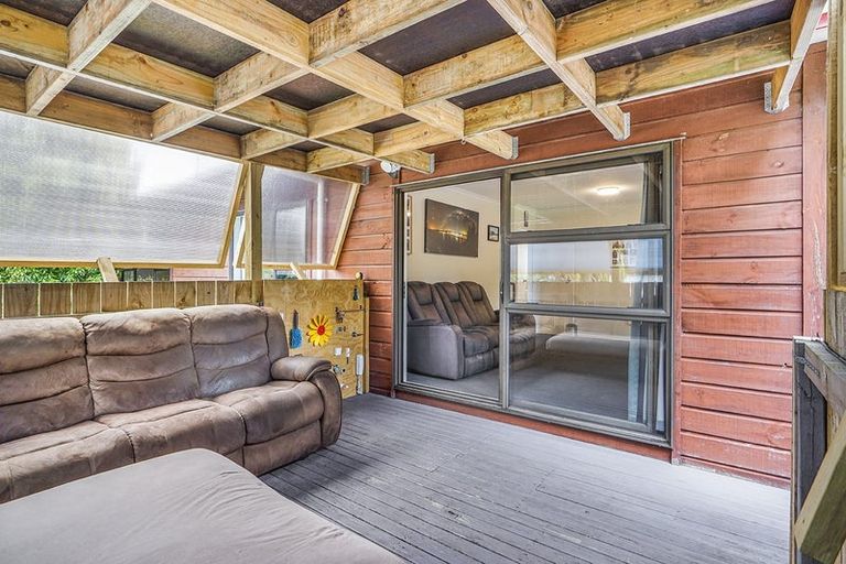 Photo of property in 42 Garland Drive, St Andrews, Hamilton, 3200