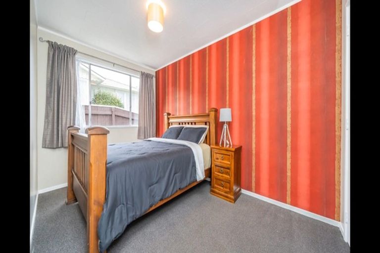 Photo of property in 2/5 Oregon Drive, Maoribank, Upper Hutt, 5018