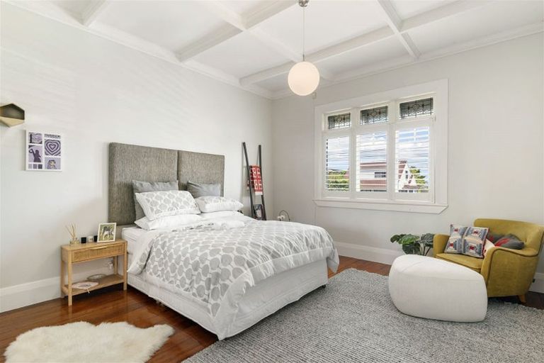 Photo of property in 2 Bayview Road, Hauraki, Auckland, 0622