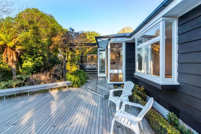 Photo of property in 9 Joyce Crescent, Ilam, Christchurch, 8041