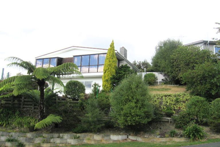 Photo of property in 11 Sunbrae Drive, Silverstream, Upper Hutt, 5019