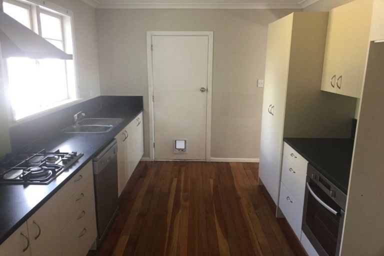 Photo of property in 18 Totara Park Road, Clouston Park, Upper Hutt, 5018