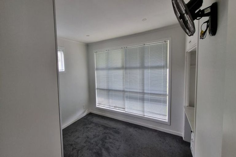 Photo of property in 121 Centreway Road, Orewa, 0931