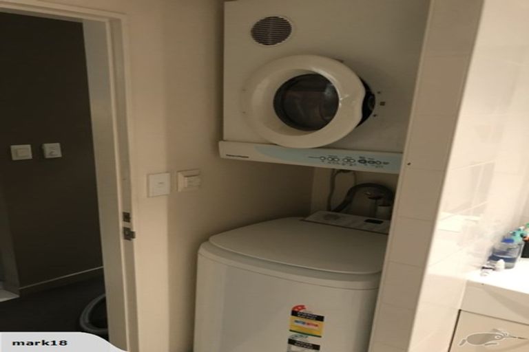 Photo of property in Stadium Garden Flats, 212/107 Thorndon Quay, Pipitea, Wellington, 6011