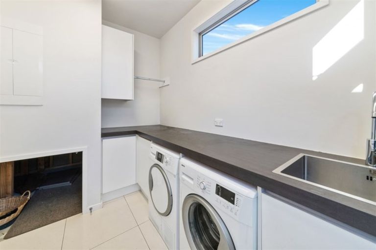 Photo of property in 148 Holly Road, St Albans, Christchurch, 8014