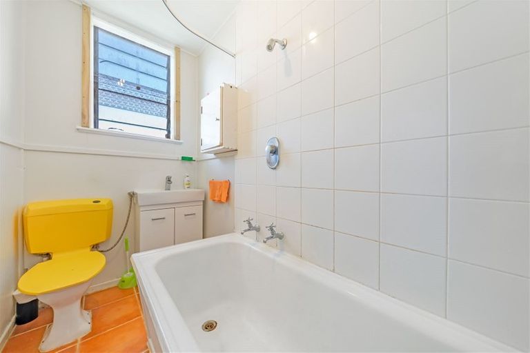 Photo of property in 7 Murray Street, Island Bay, Wellington, 6023