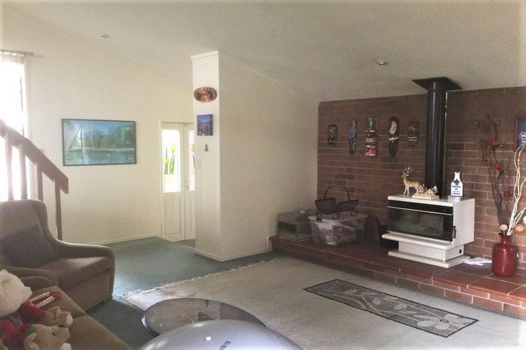 Photo of property in 237 Te Atatu Road, Te Atatu South, Auckland, 0610