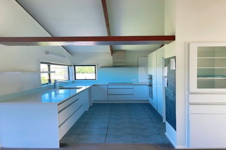 Photo of property in 2/881 East Coast Road, Northcross, Auckland, 0632