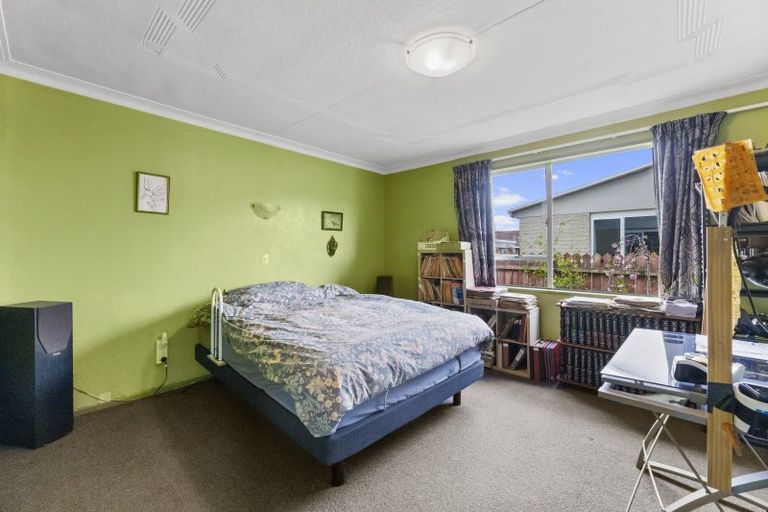 Photo of property in 16a Royal Crescent, Saint Kilda, Dunedin, 9012
