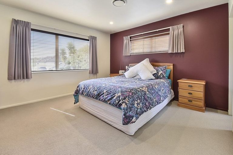 Photo of property in 256 Hill Road, The Gardens, Auckland, 2105