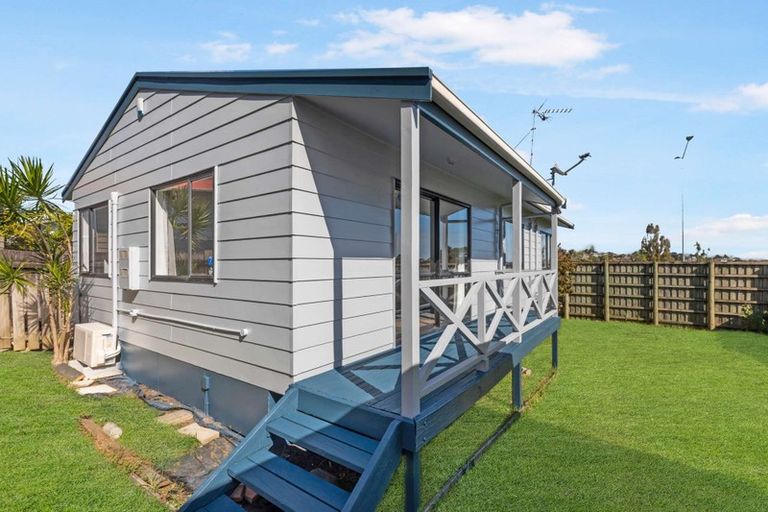 Photo of property in 6/17a Idesia Place, Totara Heights, Auckland, 2105