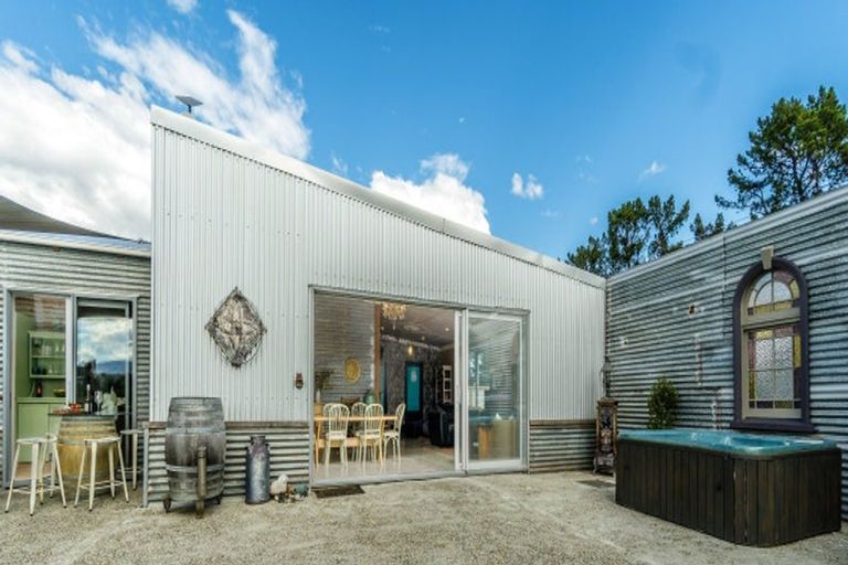 Photo of property in 454 Letts Gully Road, Letts Gully, Alexandra, 9393