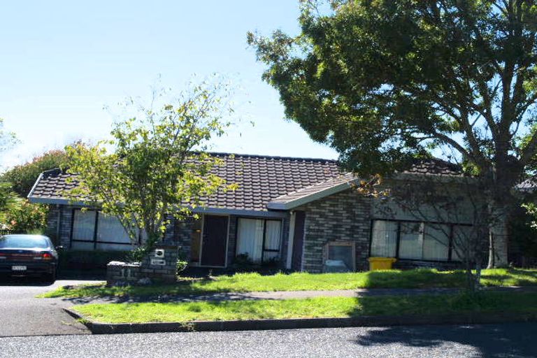 Photo of property in 11 Orangewood Drive, Northpark, Auckland, 2013