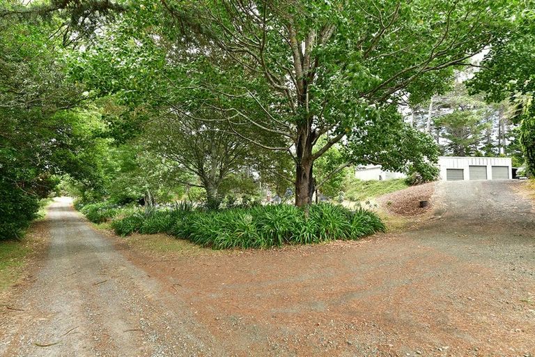 Photo of property in 1708 South Head Road, South Head, Helensville, 0874