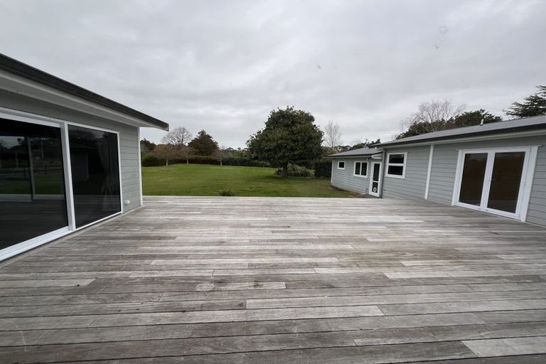 Photo of property in 171 Boord Crescent, Kumeu, 0891