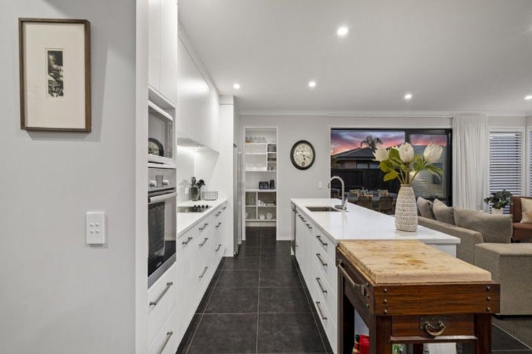 Photo of property in 8 Sarcodia Place, Papamoa Beach, Papamoa, 3118