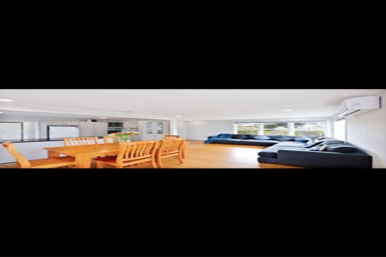 Photo of property in 23 Patts Avenue, Glendene, Auckland, 0602