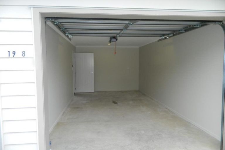 Photo of property in 6/19 Collins Avenue, Tawa, Wellington, 5028