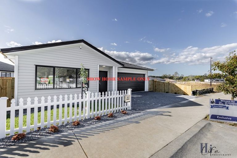 Photo of property in 3 Moemoea Avenue, Kumeu, 0810