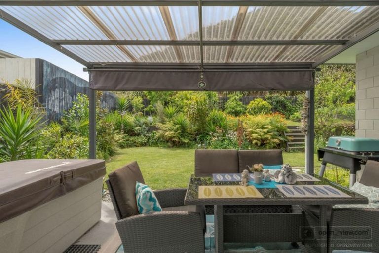 Photo of property in 11 Lakeview Quay, Pyes Pa, Tauranga, 3112