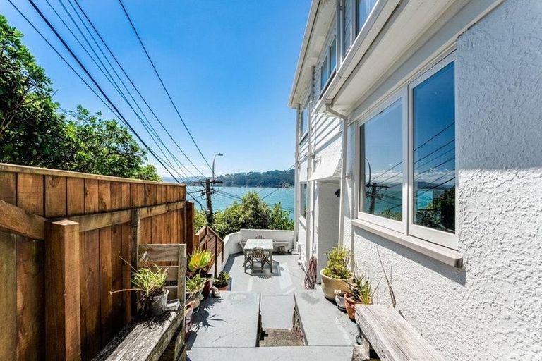 Photo of property in 62 Evans Bay Parade, Roseneath, Wellington, 6021
