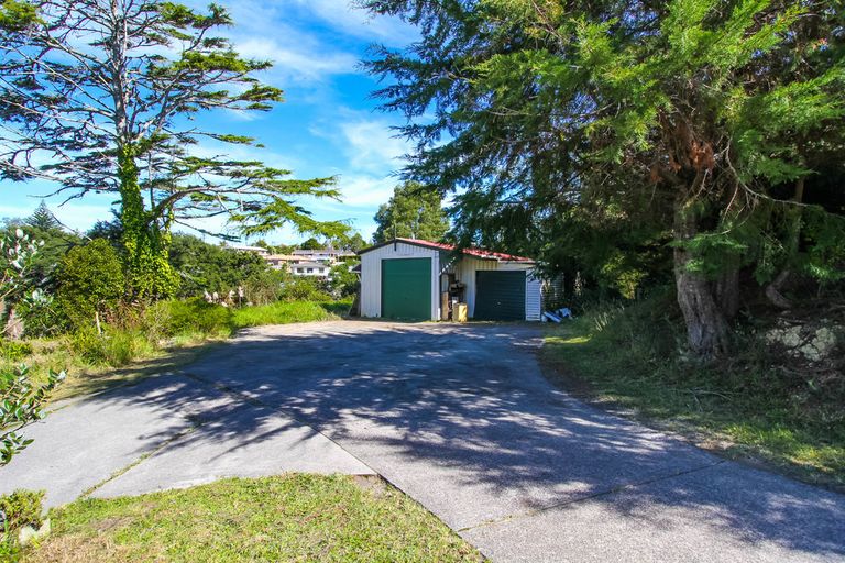 Photo of property in 92 Lincoln Park Avenue, Massey, Auckland, 0614