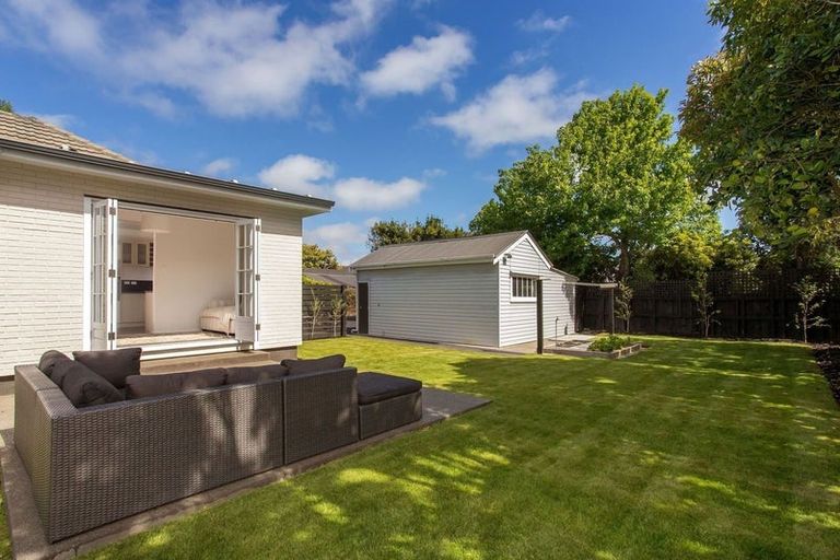 Photo of property in 92a Memorial Avenue, Ilam, Christchurch, 8053