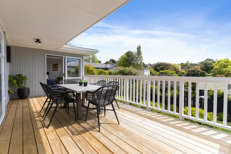Photo of property in 2/16 Castleton Drive, Howick, Auckland, 2014