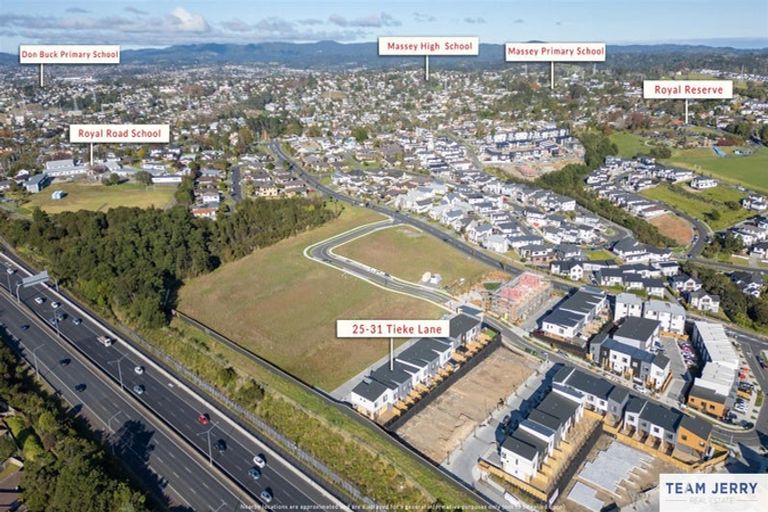 Photo of property in 27 Tieke Lane, Massey, Auckland, 0614