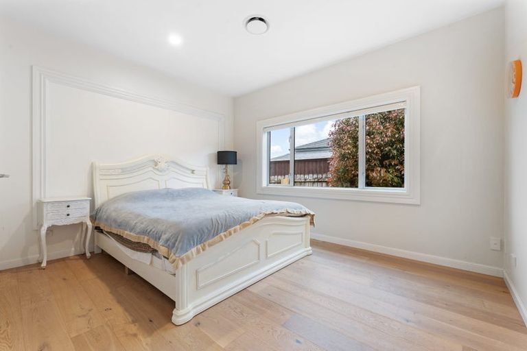 Photo of property in 17 Te Hoe Grove, Pinehill, Auckland, 0632