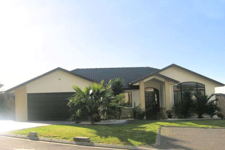 Photo of property in 9 Ballyward Close, East Tamaki, Auckland, 2013