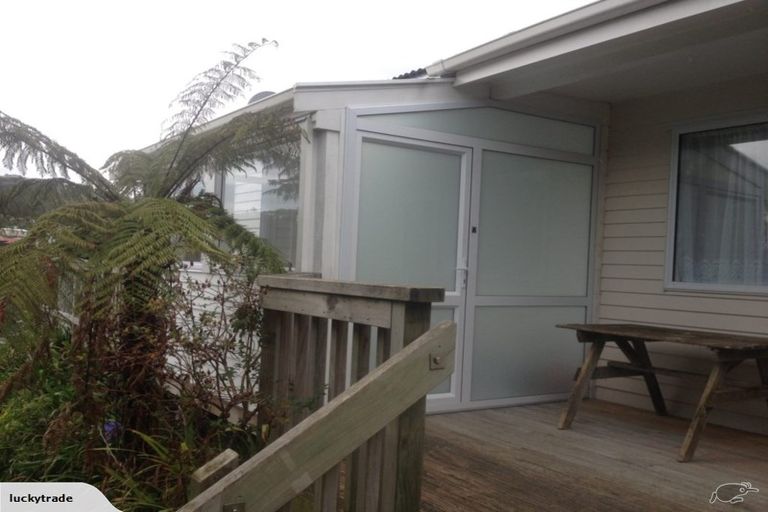 Photo of property in 77a Bassett Road, Johnsonville, Wellington, 6037