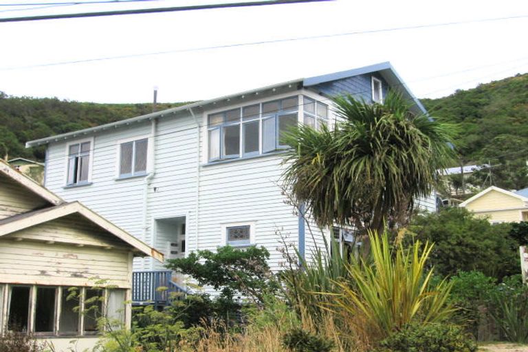 Photo of property in 25 Medway Street, Island Bay, Wellington, 6023
