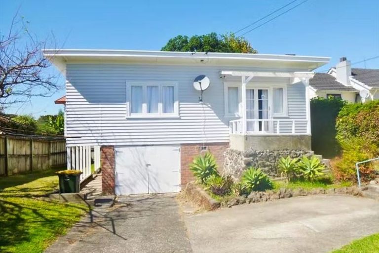Photo of property in 44 Allen Street, Mangere East, Auckland, 2024