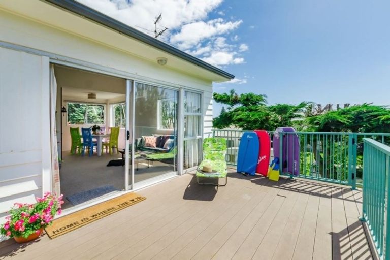 Photo of property in 10 Konini Crescent, Waikanae Beach, Waikanae, 5036