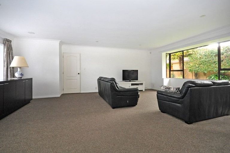 Photo of property in 1/20 Seneca Court, Golflands, Auckland, 2013