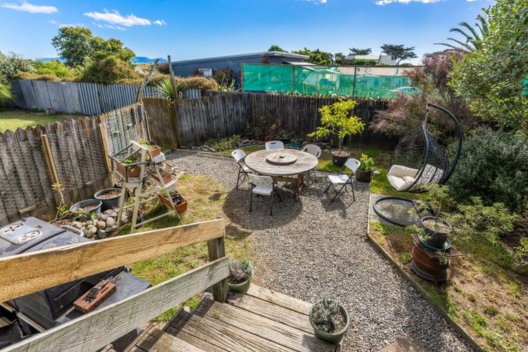 Photo of property in 17 Kitchener Street, Te Horo Beach, Otaki, 5581