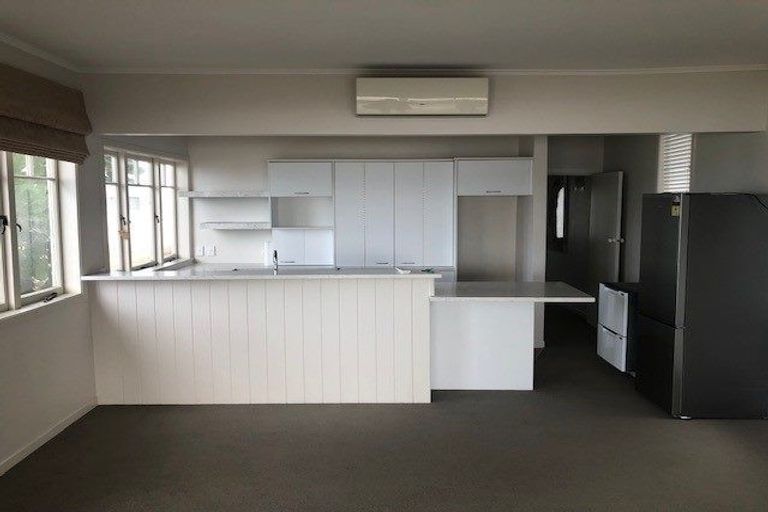 Photo of property in 57 Milford Road, Milford, Auckland, 0620