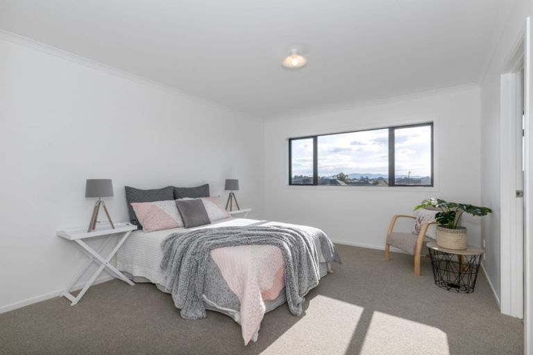 Photo of property in 8 Bosun Place, Te Atatu Peninsula, Auckland, 0610