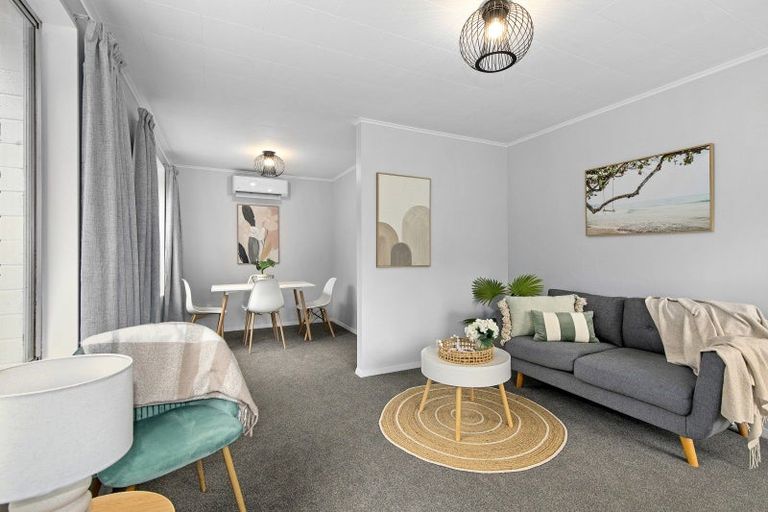 Photo of property in 1/1171 Fergusson Drive, Clouston Park, Upper Hutt, 5018