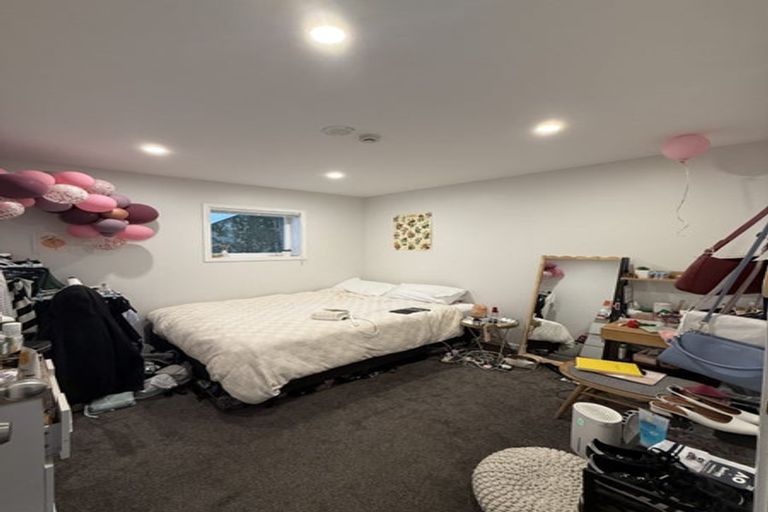 Photo of property in 70 Kelburn Parade, Kelburn, Wellington, 6012