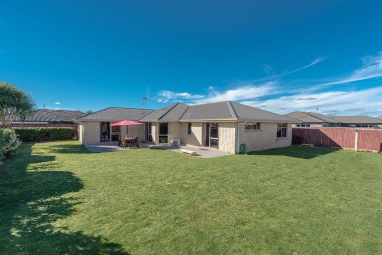 Photo of property in 10 Alderwick Place, Rototuna North, Hamilton, 3210