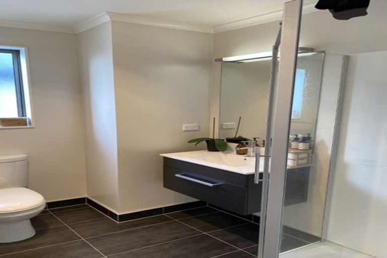 Photo of property in 4 Vincent Lane, Hobsonville, Auckland, 0616