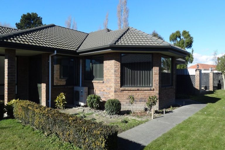 Photo of property in 19 Mataroa Place, Parklands, Christchurch, 8083